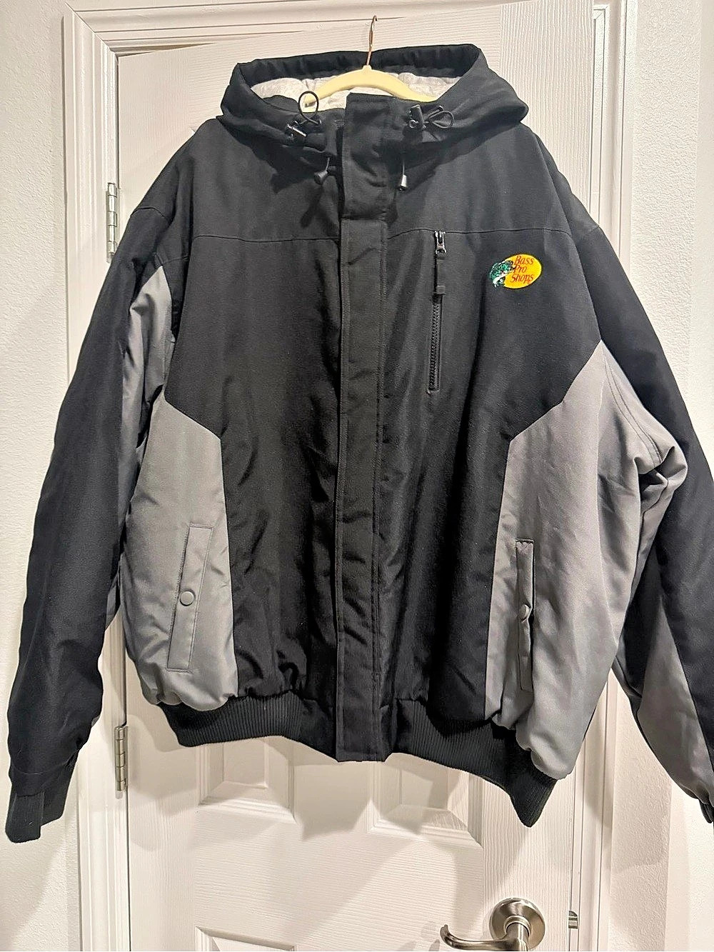 Bass Pro Shops Men's Black & Gray Hooded Jacket Size 2XL Like New
